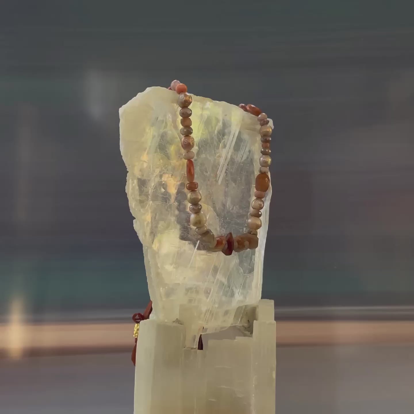 
                  
                    Load and play video in Gallery viewer, Sunstone Glow Mohave 05/10
                  
                